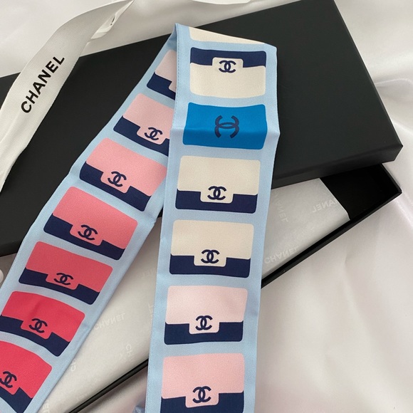 BRAND NEW Chanel Bandeau Scarf, 21K - Picture 10 of 16
